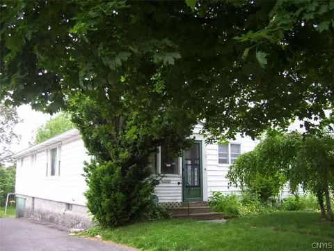 111 Wilmore Pl, Syracuse, NY 13208