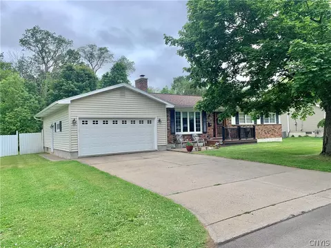 706 Mapledale Ave, Utica, NY 13502