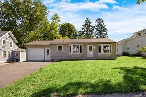 25 Van Epps St, Vernon, NY 13476
