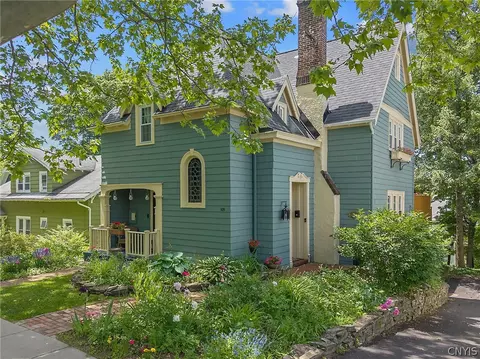 109 Euclid Ter, Syracuse, NY 13210