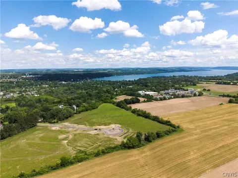 5 Village Meadow Lane St, Skaneateles, NY 13152