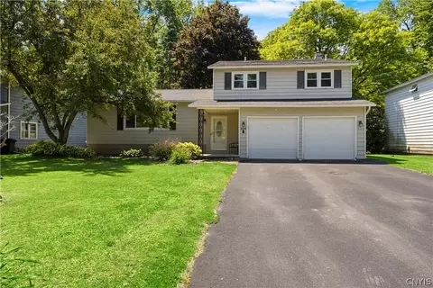 204 Donlin Dr, Salina, NY 13088
