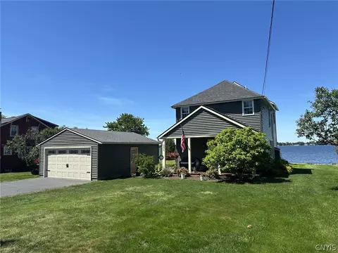 8875 Shellman Dr, Cicero, NY 13039