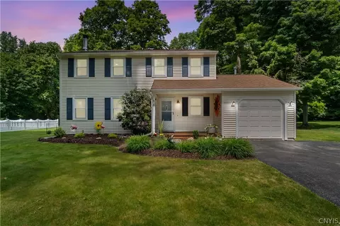 5 Ironwood Dr, Schroeppel, NY 13132