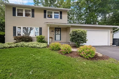 7346 Barnyard Cir, Liverpool, NY 13088