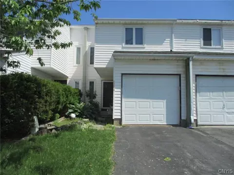 8286 Trevi Ln, Clay, NY 13041