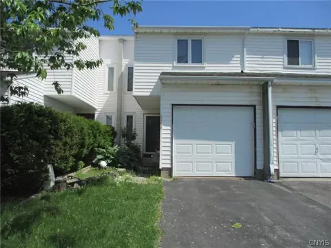 8286 Trevi Ln, Clay, NY 13041
