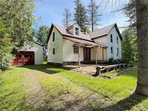 1208 Rensselaer Falls Rd, Canton, NY 13617