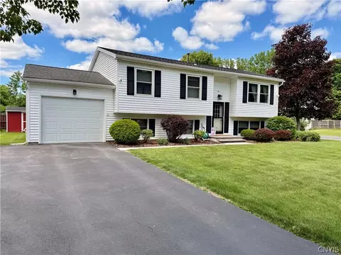 37 Sunnyfield Dr, Cortland, NY 13045