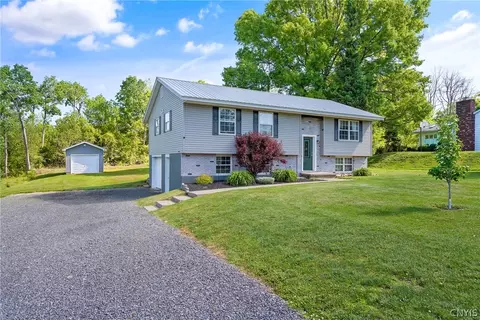 80 Jackim Rd, Oswego, NY 13126