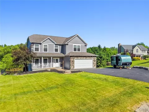 4454 Renee Meadows Dr, Onondaga, NY 13215
