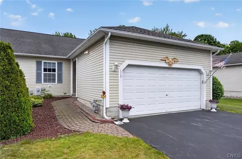 112 Sleeth Mill Cir, Syracuse, NY 13212