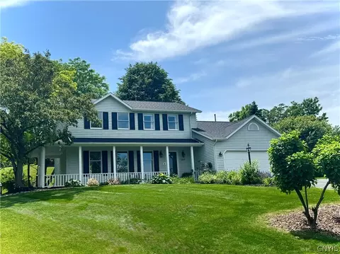 5841 Independence Dr, Onondaga, NY 13078