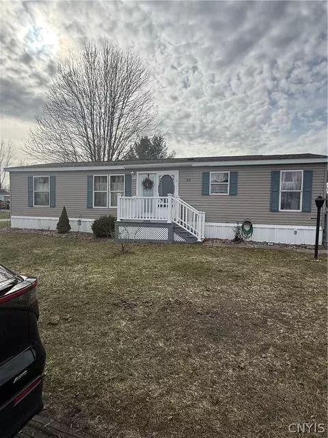 33 Norma Dr, Clinton, NY 13323