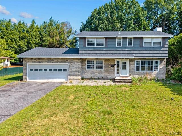 208 Manor Dr, Syracuse, NY 13212