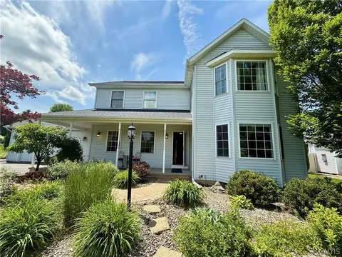 6075 Singletree Ln, Jamesville, NY 13078