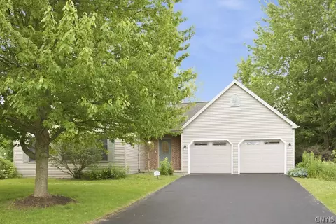 8413 Sugar Pine Cir, Liverpool, NY 13090