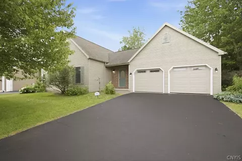 8413 Sugar Pine Cir, Liverpool, NY 13090