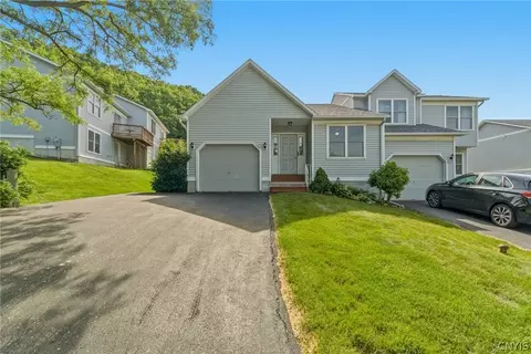 193 Timber Wolf Cir, Geddes, NY 13209