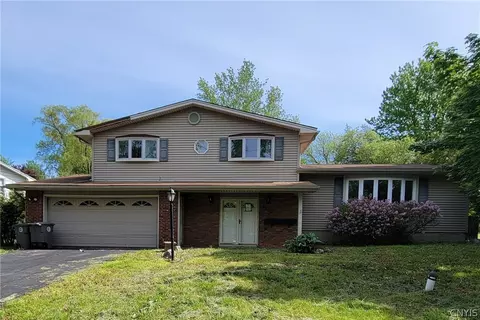 4829 Candy Ln, Manlius, NY 13104
