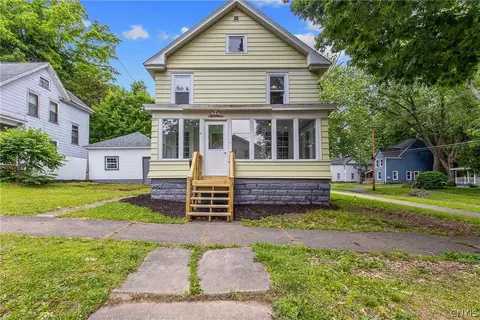 16 N 5th St, Fulton, NY 13069