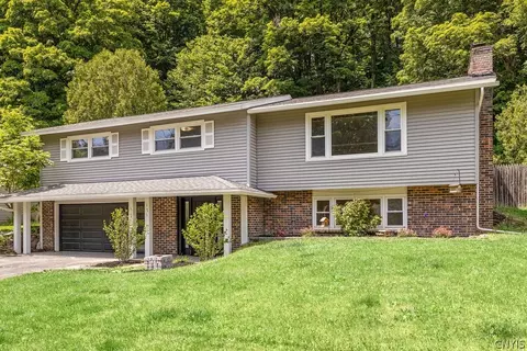 171 Brookside Ln, Fayetteville, NY 13066