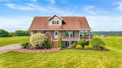 6355 Sullivan Rd, Stockbridge, NY 13409
