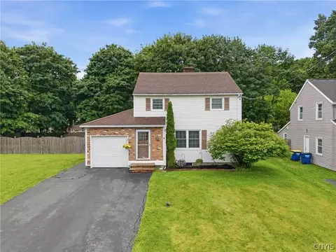 108 Ormsby Dr, Onondaga, NY 13219