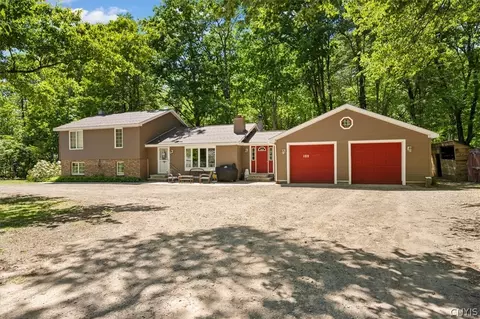 100 Sarah Dr, Annsville, NY 13471