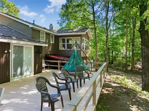 Exterior - 100 Sarah Dr, Annsville, NY 13471 photo 5 of 10