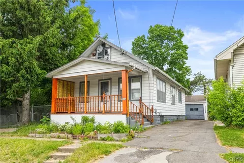812 Watson Pl, Utica, NY 13502