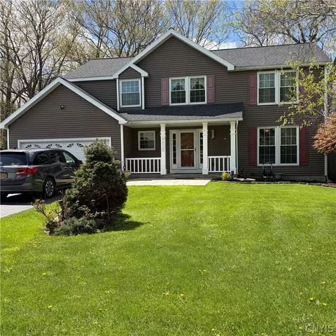 9525 Woodlawn Dr, Brewerton, NY 13029