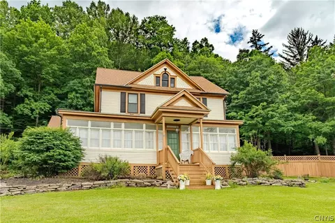 8806 State Route 5, Chittenango, NY 13037