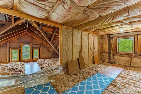 Entry Way - 8806 State Route 5, Chittenango, NY 13037 photo 3 of 3