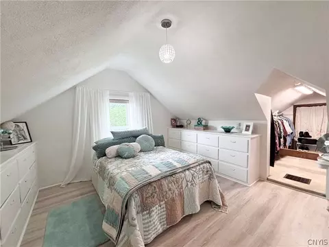 Bedroom - 8806 State Route 5, Chittenango, NY 13037 photo 8 of 11