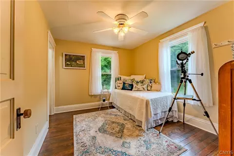 Bedroom - 8806 State Route 5, Chittenango, NY 13037 photo 5 of 11