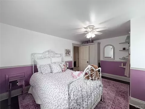 Bedroom - 8806 State Route 5, Chittenango, NY 13037 photo 1 of 11