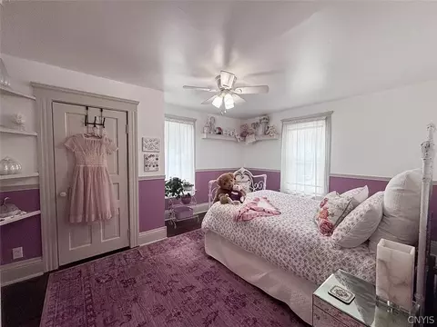 Bedroom - 8806 State Route 5, Chittenango, NY 13037 photo 2 of 11