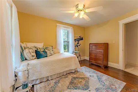 Bedroom - 8806 State Route 5, Chittenango, NY 13037 photo 6 of 11