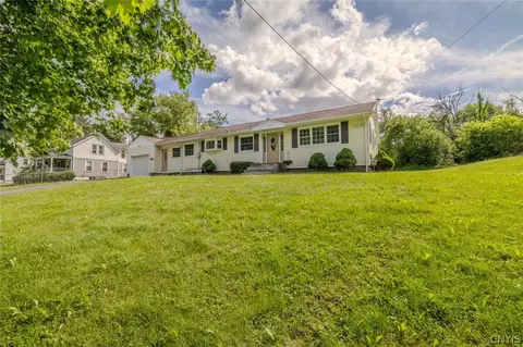 237 Valley Dr, Elbridge, NY 13060