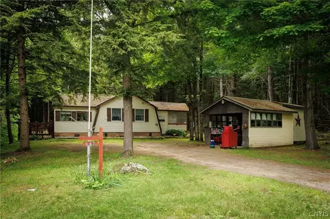 647 Heath Rd, Stockholm, NY 13676