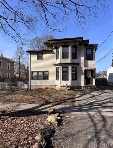 307 Highland Ave, East Syracuse, NY 13057