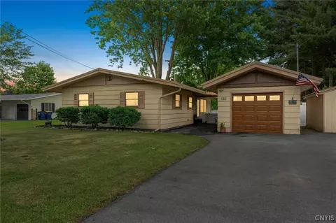 132 Barclay Rd, Camillus, NY 13031