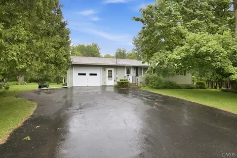 8218 Speach Dr, Lysander, NY 13027