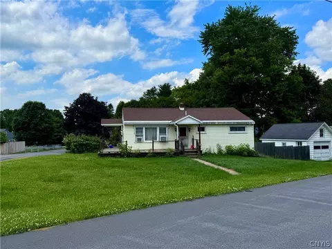 6 Alexandria Rd, New Hartford, NY 13413