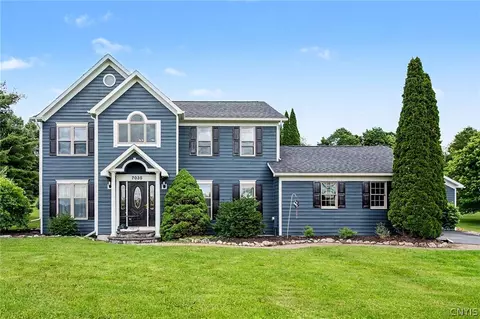 7035 Hunters Crossings Rd, Lafayette, NY 13084