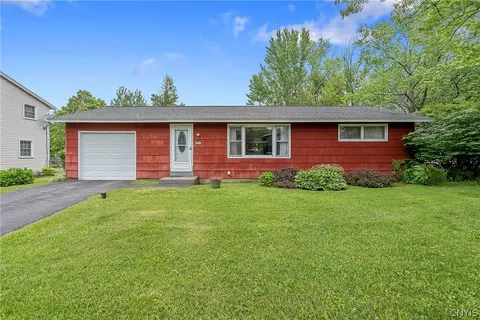 221 Greentree Dr, East Syracuse, NY 13057
