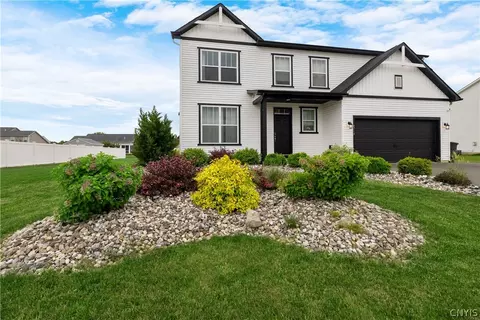 4714 Weller Hall Pl, Clay, NY 13041