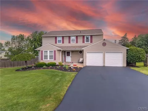 8118 Rizzo Dr, Clay, NY 13041