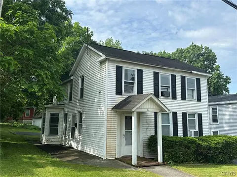 34 Lincoln St, Auburn, NY 13021